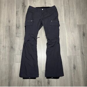 Burton Women's Gloria’s Dryride flare leg cargo ski pants. Dark grey